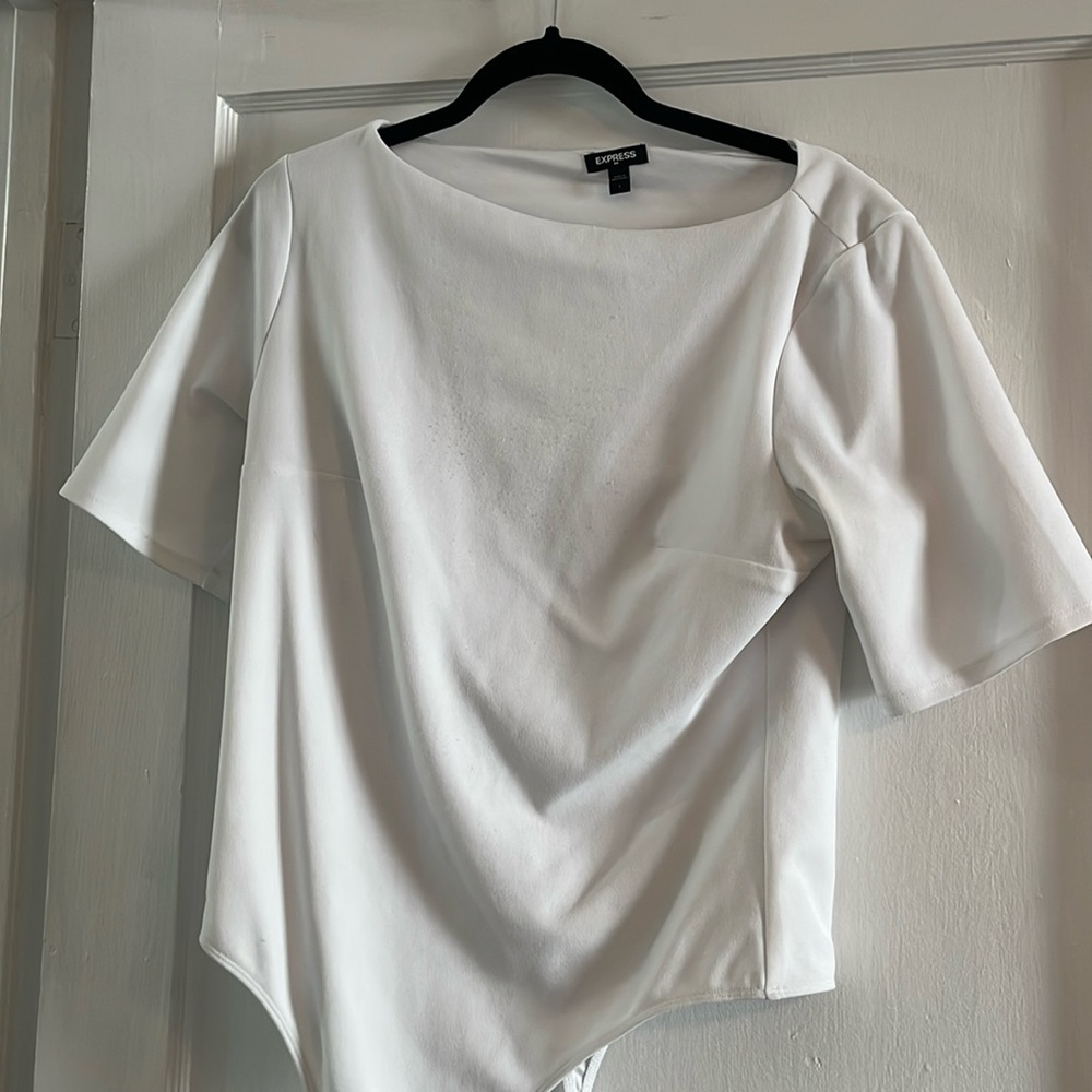 White express bodysuit size large ￼